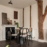 Apartment 112 Micklegate 1